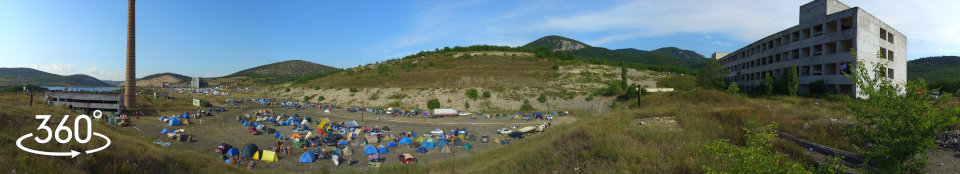 Вид на лагерь байкеров
