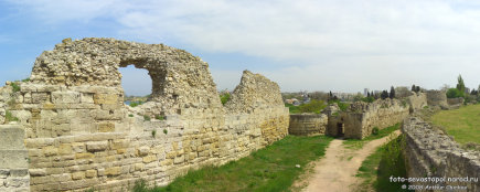 Восточная оборонительная стена