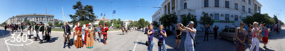 Военно-исторические клубы на площади Лазарева