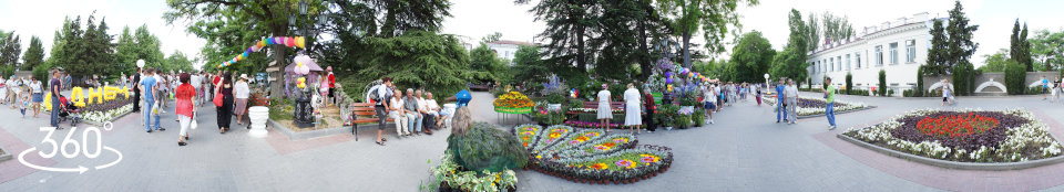 Выставка цветов на Приморском бульваре