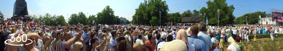 Патриарх Всея Руси Кирил на площади Нахимова в Севастополе