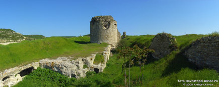 Башня-барбакан крепости Каламита