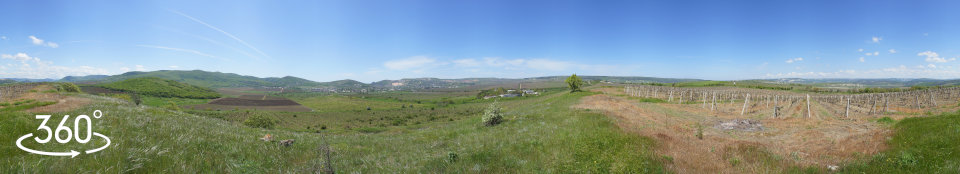 Вид с Семякиных высот на холм Канробера и Балаклавскую долину