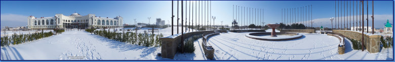 Студенческий сквер Банковской академии в снегу. Центральный фонтан