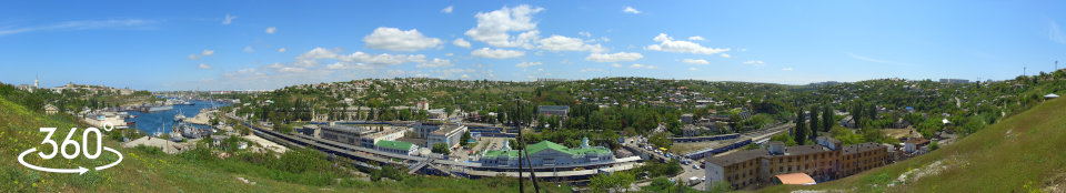Вид на железнодорожный вокзал Севастополя